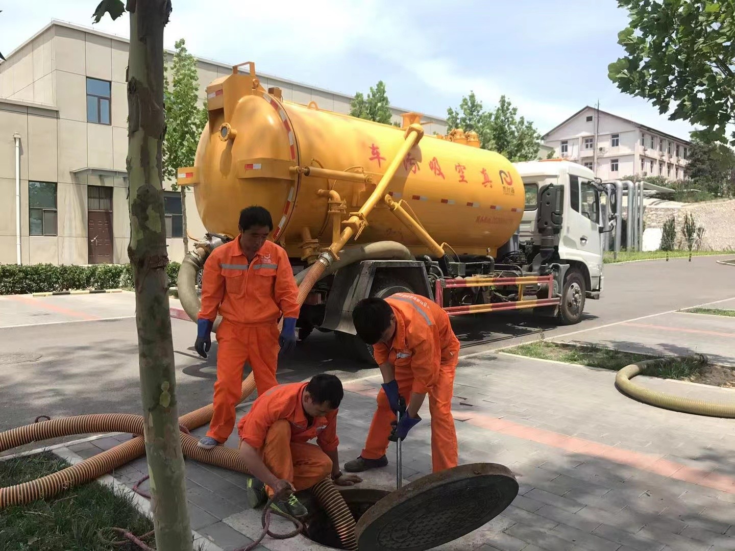 丛台化粪池清理与5-8吨吸粪车施工效率分析